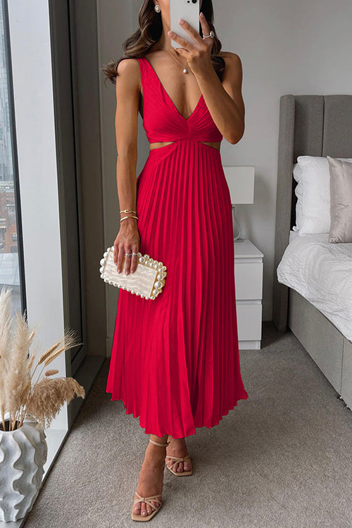 Women's maxi dress - sleeveless pleated silhouette wedding guest