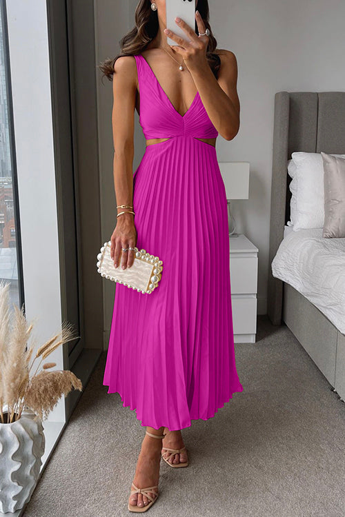 Women's maxi dress - sleeveless pleated silhouette wedding guest