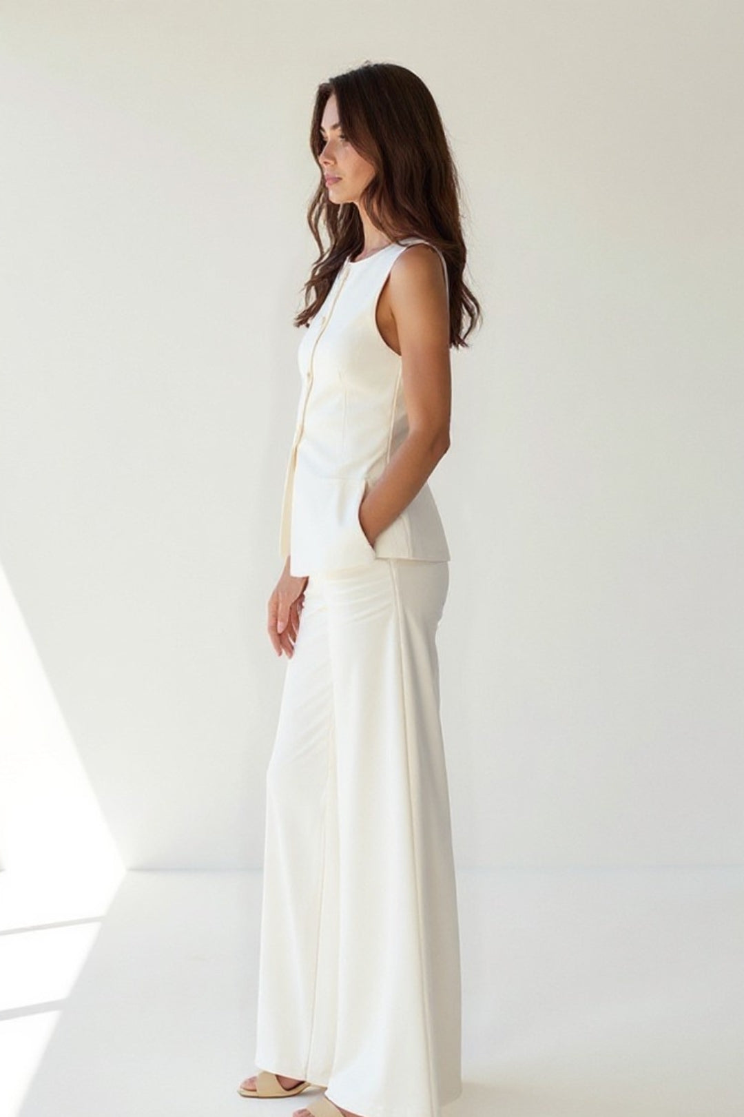 Sleeveless top and wide leg trousers set | Two-piece women's outfit