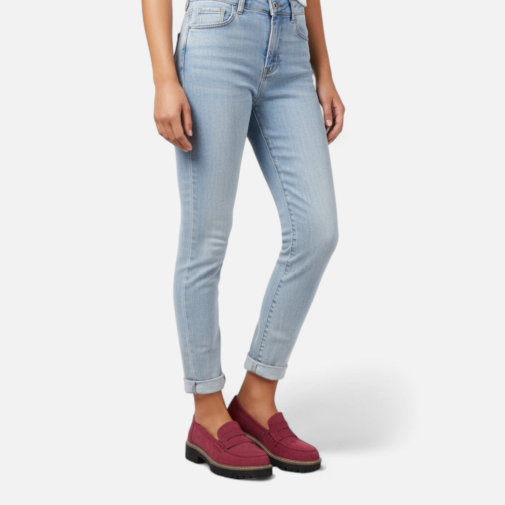 Women’s comfort loafers — slip-on flat footwear for daily wear