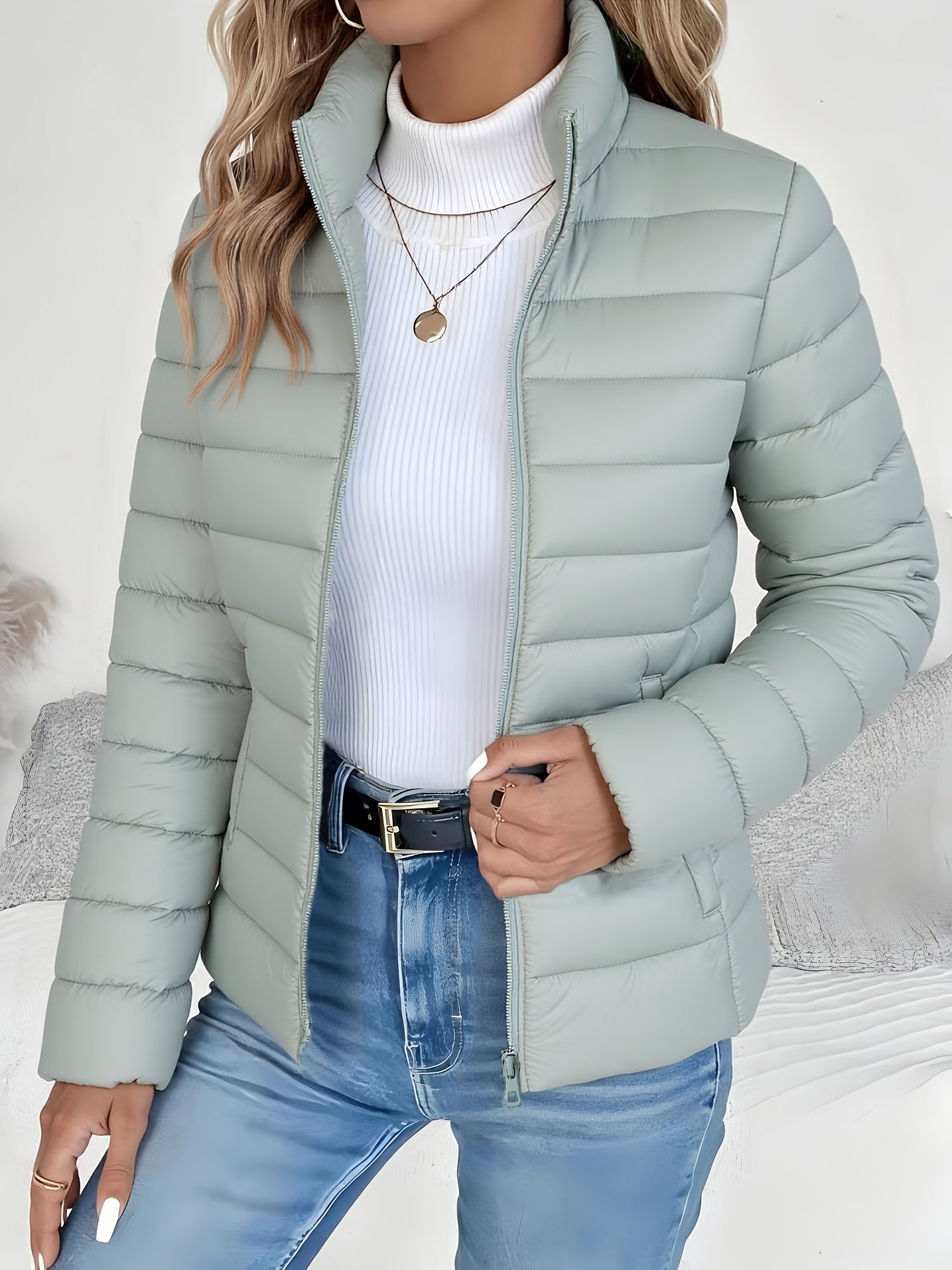 Women's Quilted Jacket Stand Collar Long Sleeve Zip Closure Casual