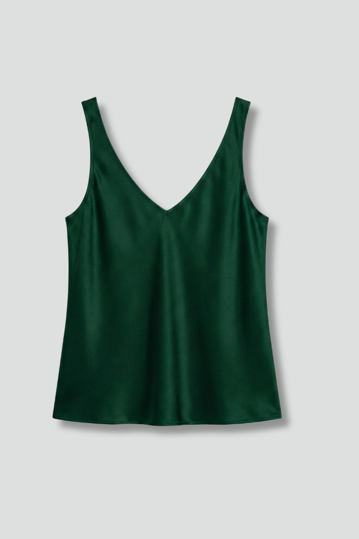 Women's sleeveless top - relaxed regular length pullover V-neck tank for travel