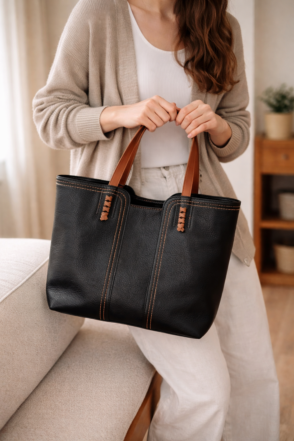Large women's structured shopper tote bag