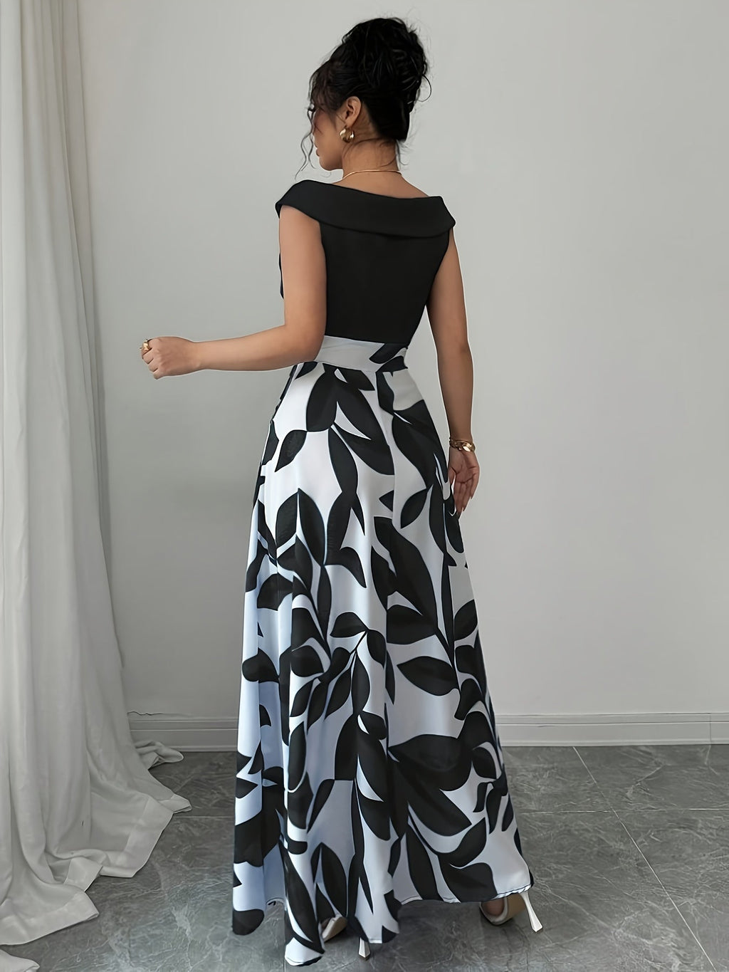 Women's maxi dress - V-neck cinched waist wedding guest