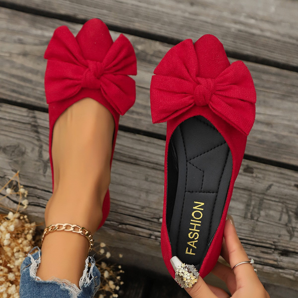 Women's Bow Detail Pointed Toe Ballet Flats